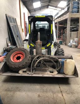 
										Minicargador Bobcat S650 año 2011 Horas  8100 martillo ubicacion Colombia completo									