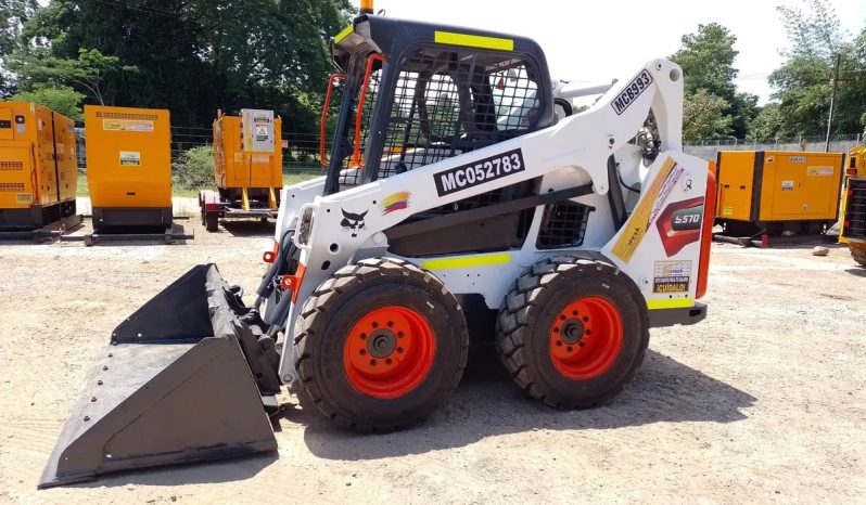 
								Minicargador Bobcat S570 año 2015 Horas 7800 ubicacion Colombia completo									