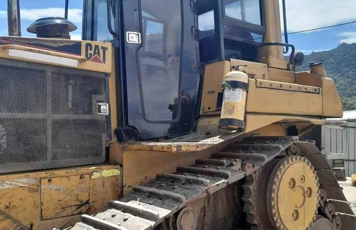 
								Bulldozer Caterpillar D6H año 1995  ubicacion Colombia completo									