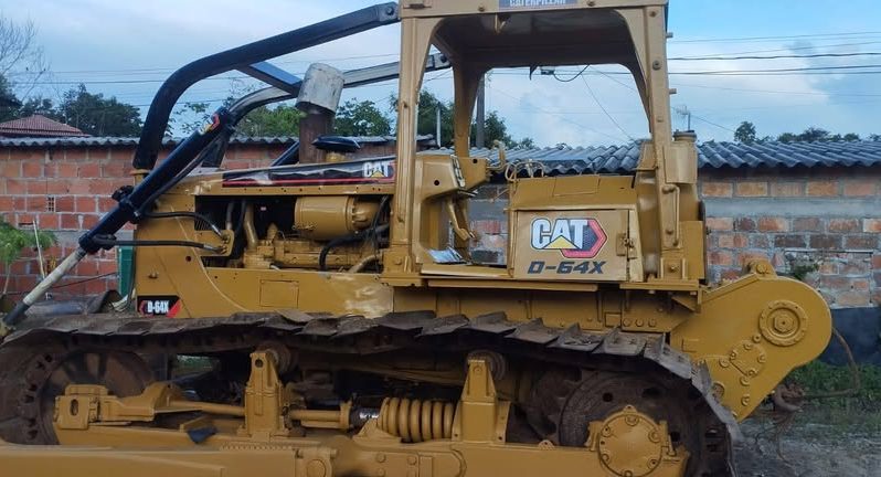
								Bulldozer Caterpillar D6D-4X 1978 con winche Ubicacion Santander completo									