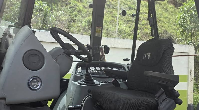 
								Retrocargador Caterpillar  420D año 2006   $190.000.000 completo									
