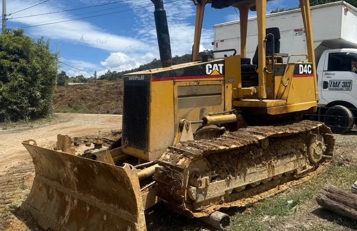 
								Bulldozer Caterpillar D4C 1998  muy buen estado y el precio  Antioquia completo									