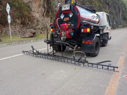 
										Irrigador de asfalto Tanque con capacidad de 2300 lts año 2016 disponibilidad inmediata completo									