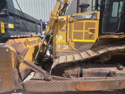 
										Bulldozer Caterpillar D6T año 2013 horas 15.000 completo									