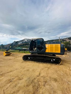 Excavadora John Deere 210G año 2017 horas 15000 disponibilidad inmediata salvo venta previa