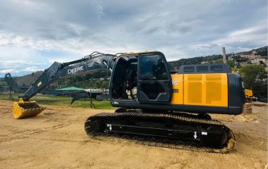Excavadora John Deere 210G año 2017 horas 15000 disponibilidad inmediata salvo venta previa