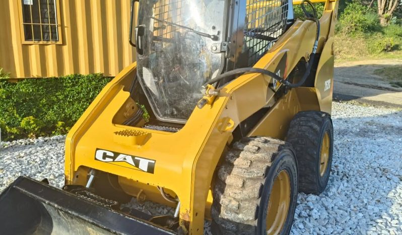 
								Minicargador Caterpillar 262C año 2012 horas 6700 ubicacion Colombia $135000000 completo									