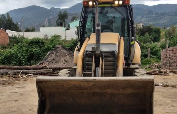 
								Retrocargador Caterpillar 420F año 2014 horas 14440 cabina cerrada jostick completo									