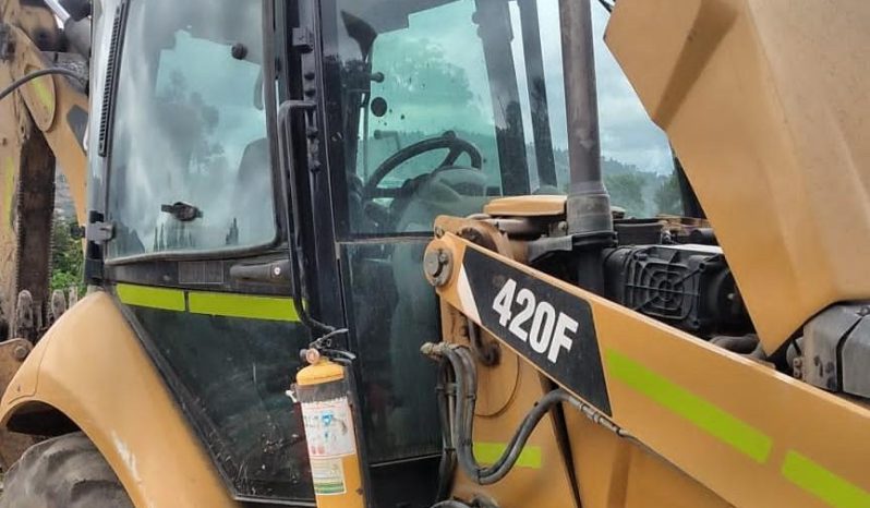 
								Retrocargador Caterpillar 420F año 2014 horas 14440 cabina cerrada jostick completo									