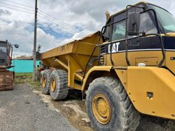 Dumper Caterpillar 725A año 2006