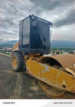 
										Vibrocompactador Caterpillar CS423E año 2018 Horas 3842 completo									