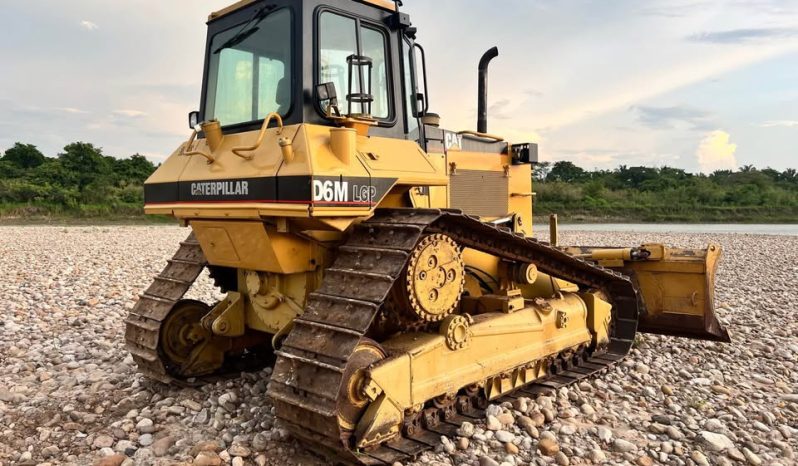 
								Bulldozer Caterpillar D6M LGP año 2003 horas 10400  disponibilidad inmediata salvo venta previas completo									