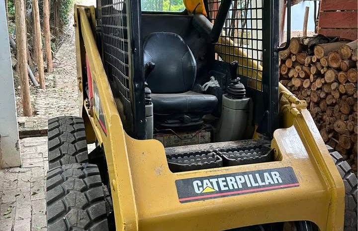 
								Minicargador Caterpillar  226  año 2003 Horas 90000 completo									