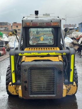 Minicargador New Holland L175 año 2010 horas 5900 US$17400 ubicacion Colombia