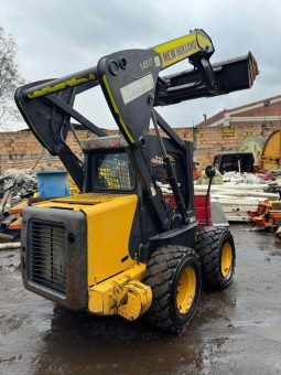 
										Minicargador New Holland L175 año 2010 horas 5900 US$17400 ubicacion Colombia completo									