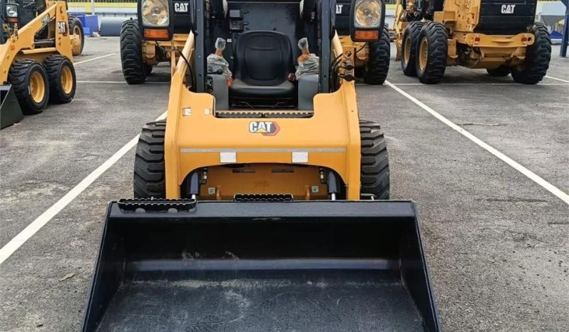 
								Minicargador Caterpillar 236B3 año 2024  horas 4 ubicacion USA completo									