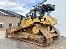 Bulldozer Caterpillar D6T GLP año 2015 Horas 14500 PRECIO  €77500 EXW completo