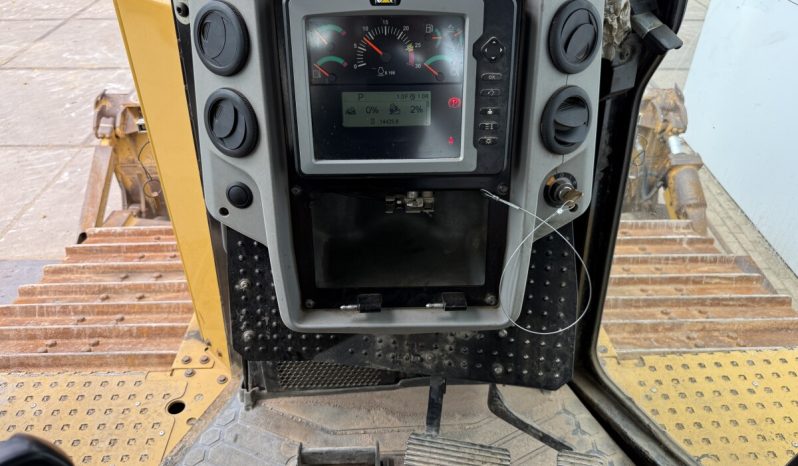 Bulldozer Caterpillar D6T GLP año 2015 Horas 14500 PRECIO  €77500 EXW completo