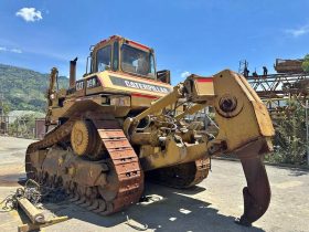 Bulldozer Caterpillar D9L Año 2000 Tren de rodaje al 70%  cabinado, incluye pala y riper  15.000 horas