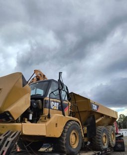 Volqueta Dumper Caterpillar 730 año 2013 disponibilidad inmediata ubicacion Colombia