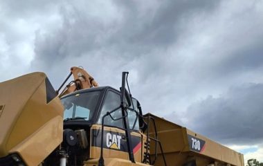 Volqueta Dumper Caterpillar 730 año 2013 disponibilidad inmediata ubicacion Colombia