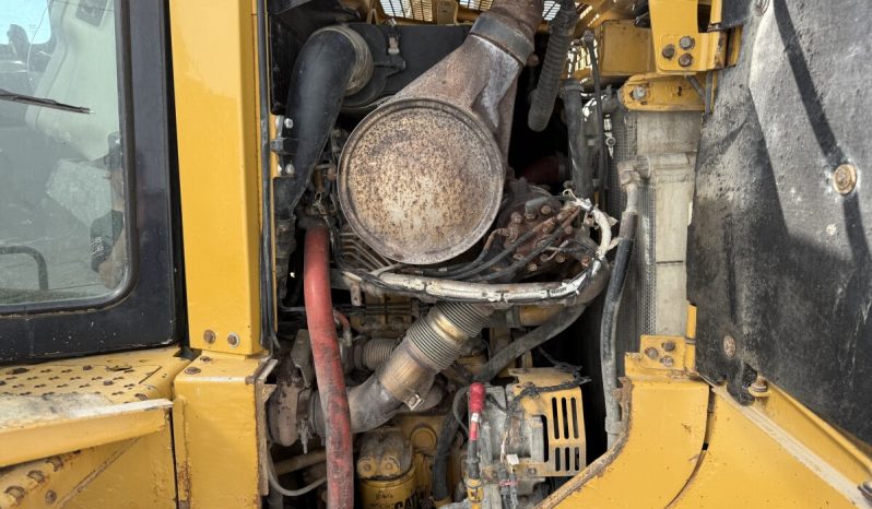 
								Caterpillar D6T LGP  año 2013 horas 16120 € 66.500. EXW completo									