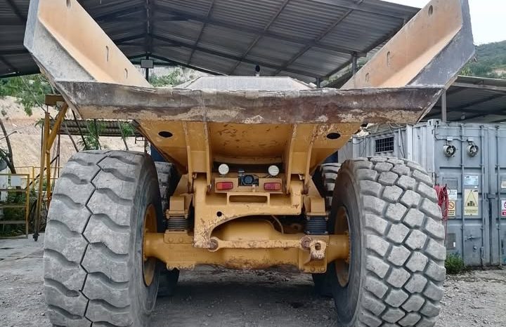 
								Dumper Caterpillar 740 6×6 año 2007 operativo ubicacion Colombia USD$172000 completo									
