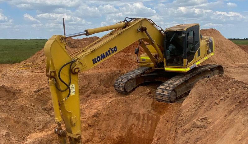 
								Excavadora Komatsu PC220 año 2011 Horas 12800 completo									