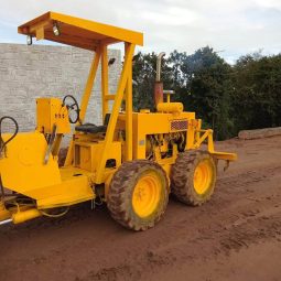 Motoniveladora Ghel  747B año 2000 Jardinera disponibilidad Inmediata ubicacion Colombia completo