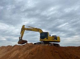 
										Excavadora Komatsu PC220 año 2011 Horas 12800 completo									