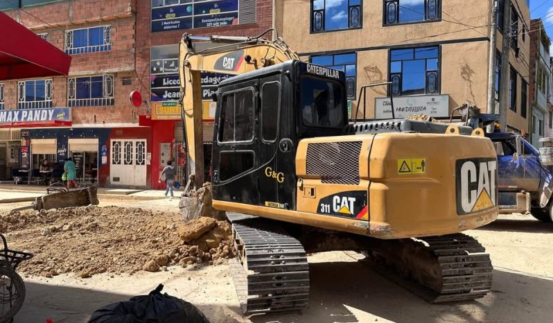 
								Excavadora Caterpillar 311 año 1997 disponible para trabajo inmediato completo									