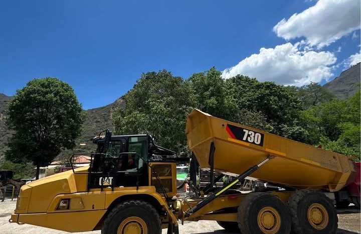 
								Dumper Caterpillar 730 año 2019 completo									