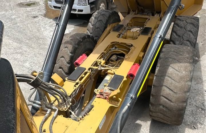
								Dumper Caterpillar 730 año 2019 completo									