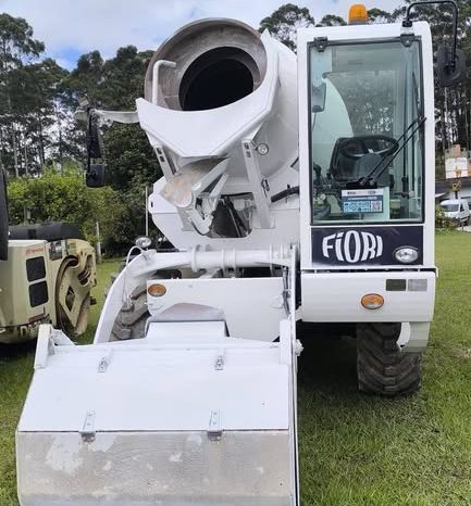 
								Autohormigonera Fiori DBX50 año 2023 Horas 793 completo									