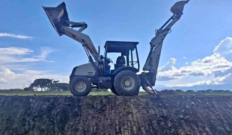 Retroexcavadora Terex 760B año 2005 4×4 brazo con extension completo