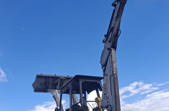 Retroexcavadora Terex 760B año 2005 4×4 brazo con extension completo
