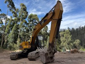 Excavadora Caterpillar 320C año 2003 motor reparado horas 5700 $250.000.000