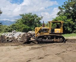 
										Bulldozer Caterpillar D6C 99J  en buen estado Reparado. 120 horas Mecanico $120.000.000 completo									