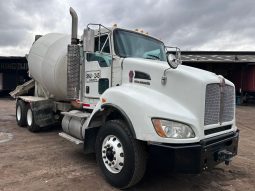Mixer Kenworth T460 año 2014  321000 KM  Motor Cummins
