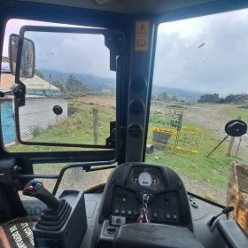 Retroexcavadora Hyundai H940C año 2022 Horas 4100  ubicacion Colombia