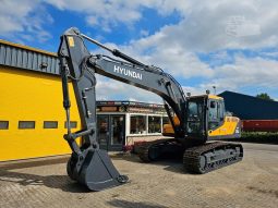 
										Excavadora Hyundai Robex 215L Smart Plus horas 4 Ubicacion Europa EUR € 73.500 EXW completo									