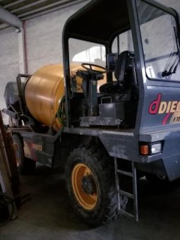 
										Autohormigonera Dieci F7000 capacidad 5 M3pesaje electronico año 2007 horas 1200 precio 28.000,00 € EXW Europa completo									
