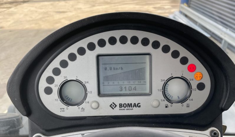 
								Compactador Bobag BW 151 AD-5 año 2015 peso 7600 precio € 27.200,00 EXW. completo									