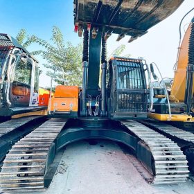 Excavadora Hyundai 220 año 2023horas 1200  Tipo de motor: Mecánico – 6 cilindros Ubicacion Colombia $510000000 EXW