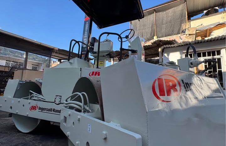 
								Vibrocompactador Ingersoll Rand DD65 año 1996  estador 10.10 completo									