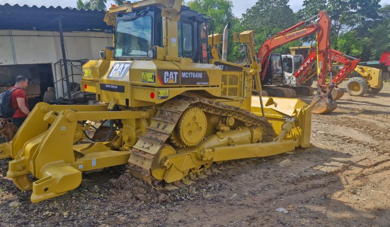 
								Bulldozer Caterpillar D6T año 2018 horas 7000 disponibilidad inmediata completo									