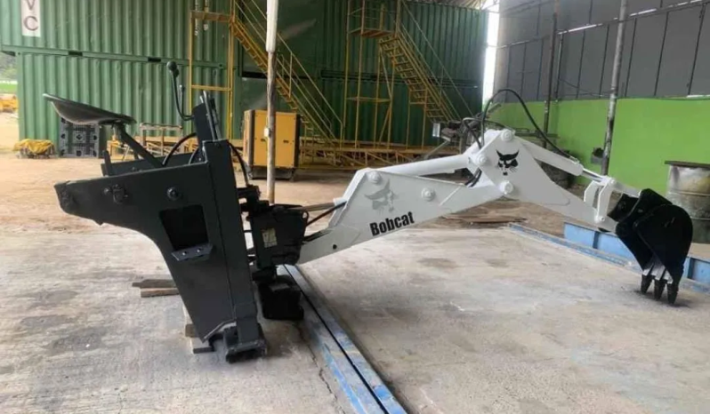 
								Brazo accesoio para minicargador año 2008 horas 2500 completo									