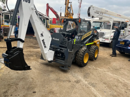 
										Brazo accesoio para minicargador año 2008 horas 2500 completo									