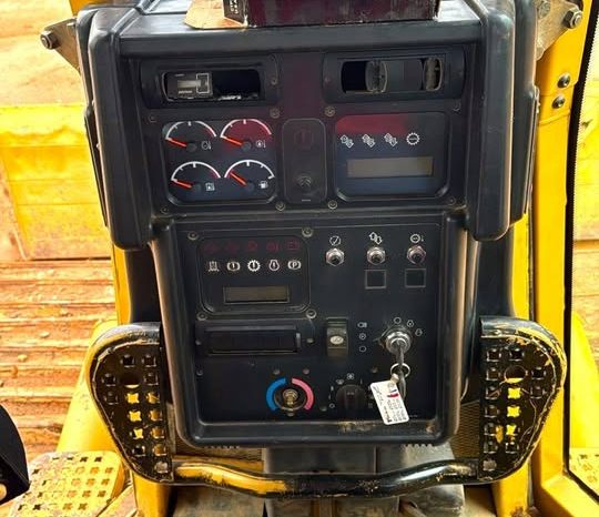 
								Bulldozer Caterpillar D6N GLP año 2008  ubicacion Colombia completo									