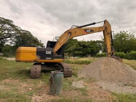Excavadora Caterpillar 320D 2015 horas aprox. 8000